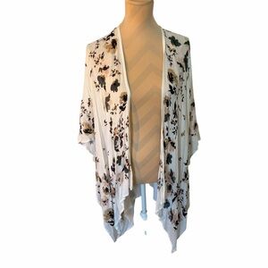 Accessory Street Floral Sheer Kimono – One Size